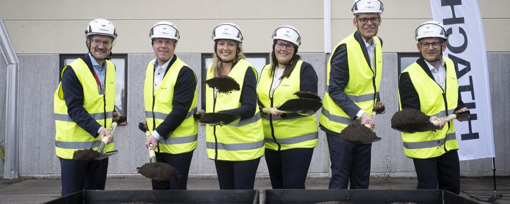 Första spadtaget för den nya anläggningen i Ludvika. Pressbild: Hitachi Energy