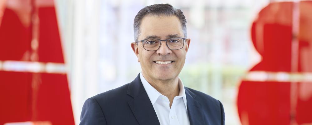 Sami Atiya, som idag är chef för affärsområdet Robotics & Discrete Automation och medlem av koncernledningen, kommer att lämna ABB i slutet av 2026 ”i linje med den annonserade försäljningen av Robotics-divisionen”. Foto: ABB