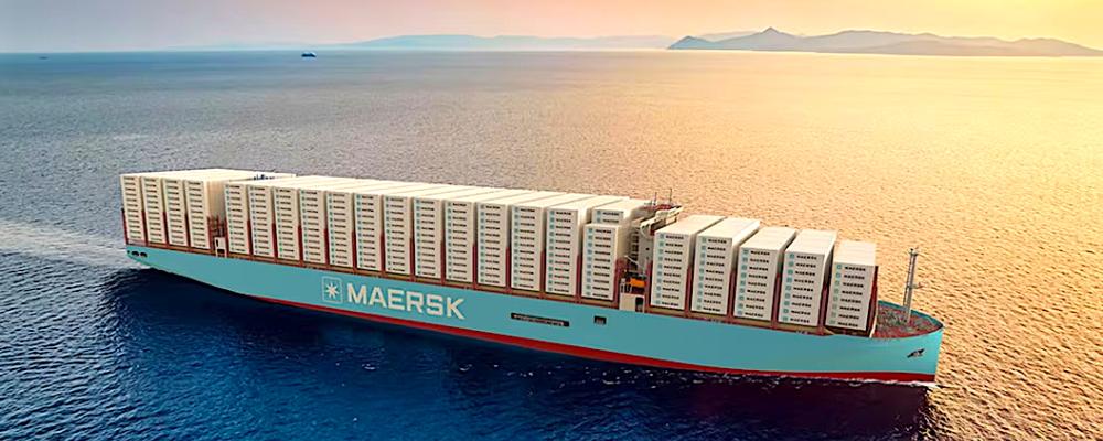 Ett containerfartyg från Maersk till havs. Rederiet har beställt åtta nya stora fartyg med leverans 2029–2030. Bild: Maersk