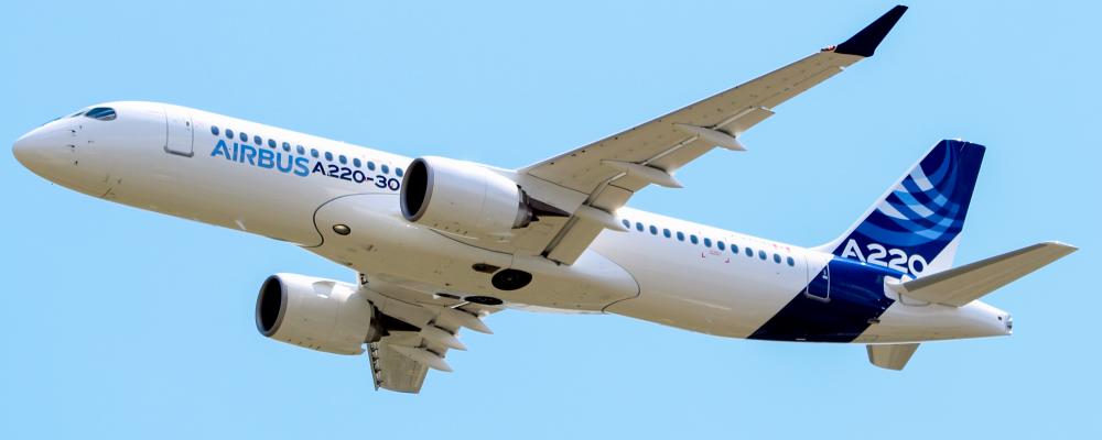 A220 är Airbus minsta modell. Roumain Coupy/Wikimedia Commons