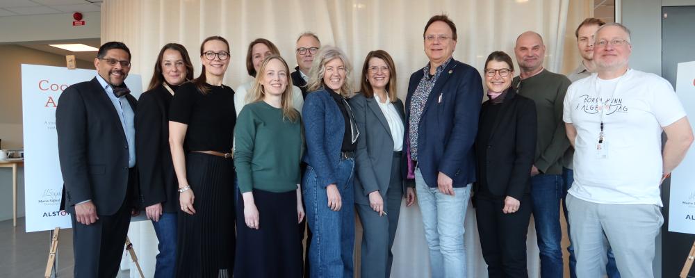 Från vänster: Ganesh Chandramouli, Alstom, Sara Olofsson, MDU, Anja Ankelius, MDU, Jessica Bruch, MDU, Johanna Svedin, Alstom, Fredric Bonnevier, Alstom, Helena Jerregård, MDU, Maria Signa. Foto: Alstom