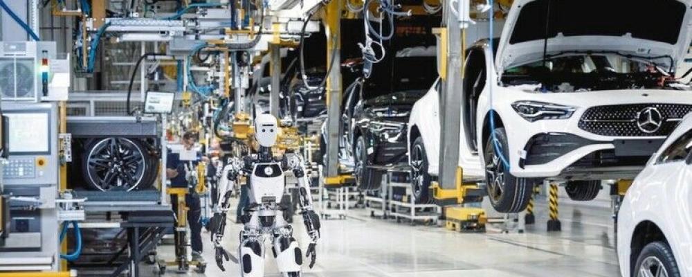 Mercedes testar användningen av en robot-modell från den amerikanska tillverkaren Apptronik: Apollo är cirka 1,73 meter lång, väger 73 kilo och kan lyfta 25 kilo.
Bild: Apptronik/Mercedes