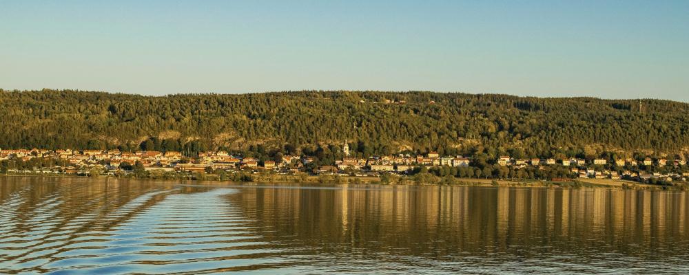 Gränna vid Vätterns strand. Foto: Jesse De Backer/Unsplash
