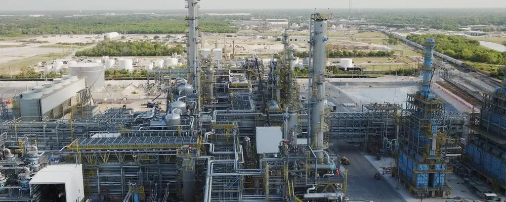 Anläggningen i Baytown, Texas, där ExxonMobil planerar att bygga ett projekt för blå vätgas och ammoniak. Men nya politiska beslut i USA har nu förändrat förutsättningarna. Foto: ExxonMobil