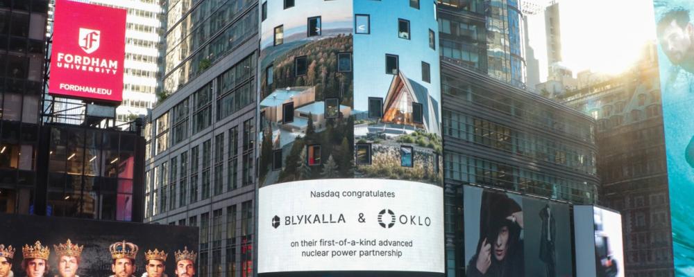 Blykalla och Oklo firar på Times Square i New York. Bild: Blykalla.