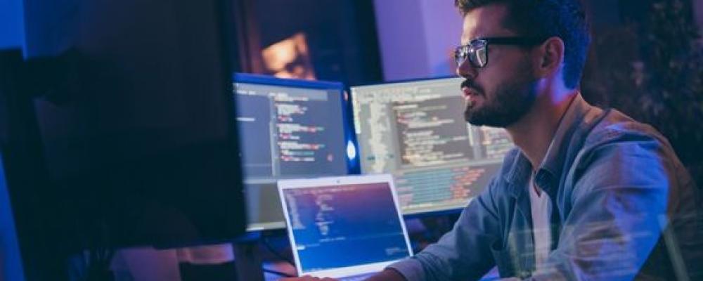 BTH har stark kompetens inom utbildning och forskning i cybersäkerhet och fokuserar bland annat på cyberranges, marin teknik, AI och SmartGrid-säkerhet. Foto: BTH