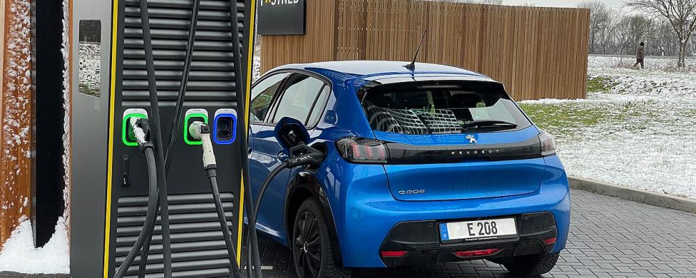 Batterier "står i centrum för omställningen till koldioxidsnåla transporter och den europeiska bilindustrins framtid, och utgör en suveränitetsfråga", enligt batteritillverkarna. Foto: Tomás Freres/WIkimedia Commons