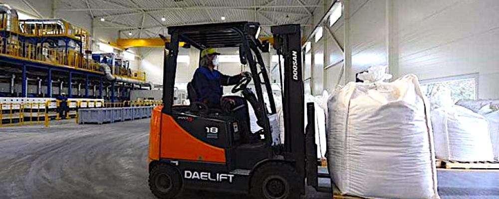 Separerad sällsynt jordartsprodukt förbereds för leverans vid Neos Silmet-anläggning i Estland. Foto: Neo Performance Materials