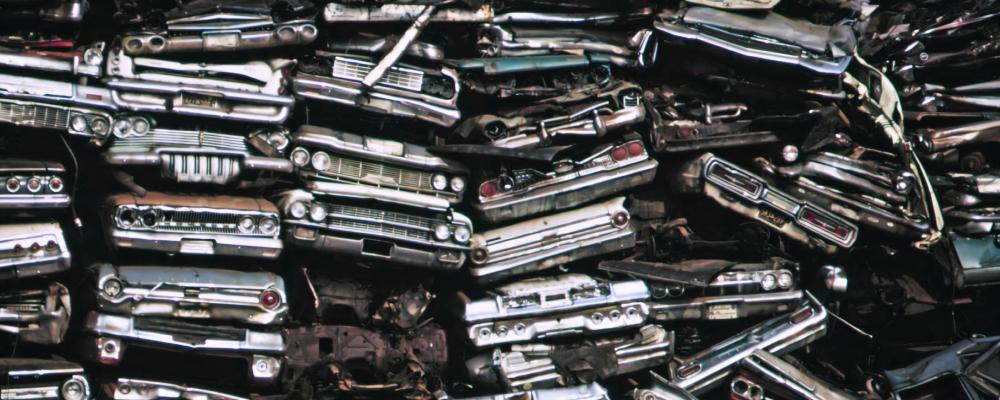Det finns 285,6 miljoner motorfordon på EU:s vägar och varje år blir cirka 6,5 ​​miljoner fordon uttjänta. Foto: documerica / unsplash