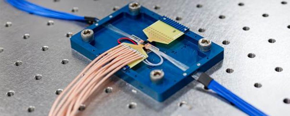 Den gemensamma färdplanen lovar att en fungerande prototyp ska kunna demonstreras inom fem år, och att tekniken ska ligga till grund för ”ett kvantinternet” under slutet av 2030-talet. Pressbild.