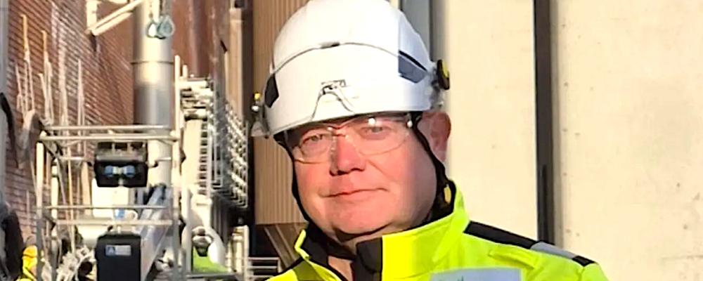 – Arbetet fortskrider enligt plan här i Simpele, säger projektchef Timo Rantatalo. Just nu pågår aktiviteter inom samtliga delar av projektet. Foto: Metsä Board