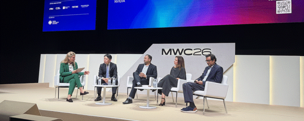 Bildtext: Panelen "Networks on Autopilot – When AI Takes the Wheel" på MWC 2026 i Barcelona samlade representanter från Nokia, Nvidia, AWS, SoftBank och Snowflake för att diskutera vad som krävs för att telekomnät ska kunna driva sig själva. Foto: Nicholas Christiansen.