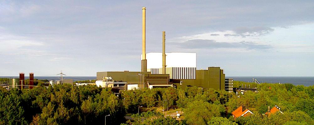 Oskarshamns kärnkraftverk. Energimyndigheten och Strålsäkerhetsmyndigheten har tidigare pekat ut ett antal möjliga platser, där de befintliga kärnkraftverken i Ringhals, Oskarshamn och Forsmark nämnts som särskilt lämpliga för utbyggnad. Foto: Wikipedia Common, kredit: Daniel Kihlgren