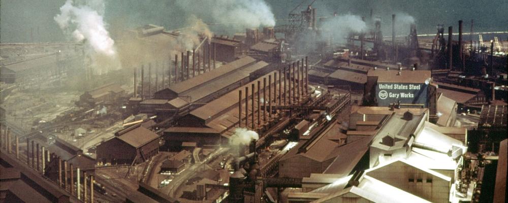 Ombyggnaden av masugnen skulle kosta 11 miljarder dollar. Gary Works i Indiana 1973. Foto: Paul Sequeira/Wikimedia Commons