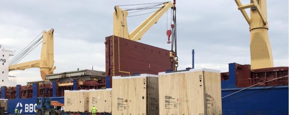 Trotsar de tuffa förhållandena vid sjötransport: sjösäkra förpackningar som break-bulk. Bildkälla: HPE