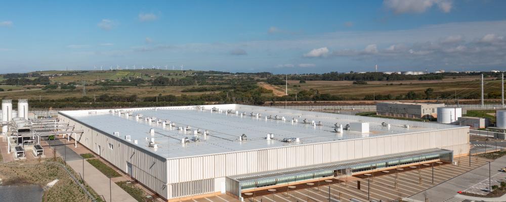 Start Campus i Portugal har byggts på återvunnen industrimark intill ett nedlagt kraftverk. Foto: Schneider Electric