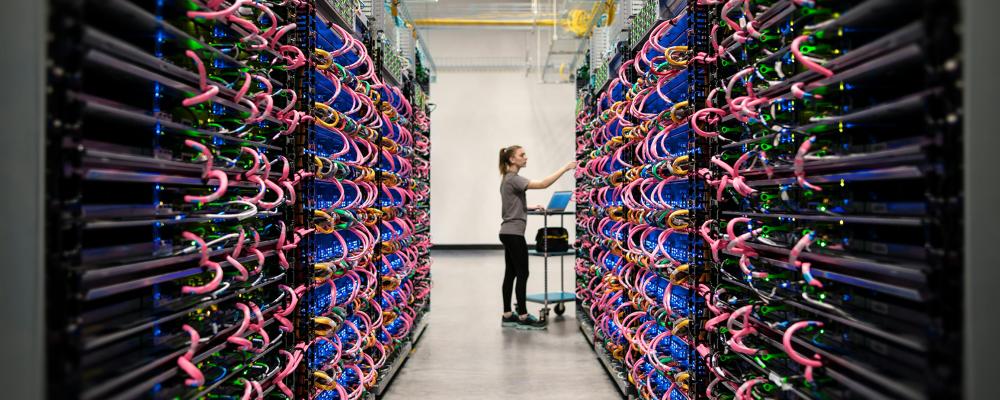 Stora datacenter kräver enorma mängder el. AI-industrins växande energibehov har blivit en central fråga för tekniksektorns fortsatta expansion. Foto: Nomios Germany