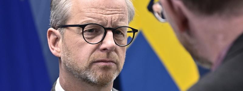 Claudio Bresciani/TT: Finansminister Mikael Damberg om KI:s prognos. Arkivbild.