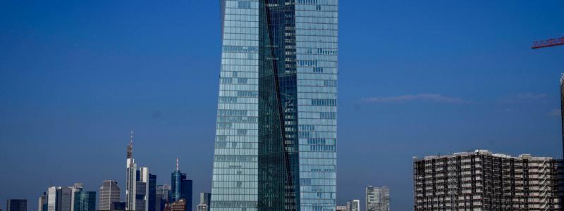 Michael Probst AP/TT: Europeiska centralbanken (ECB) väntas slå till med en stor räntehöjning nästa vecka för att stävja den ovanligt höga inflationen. Arkivbild