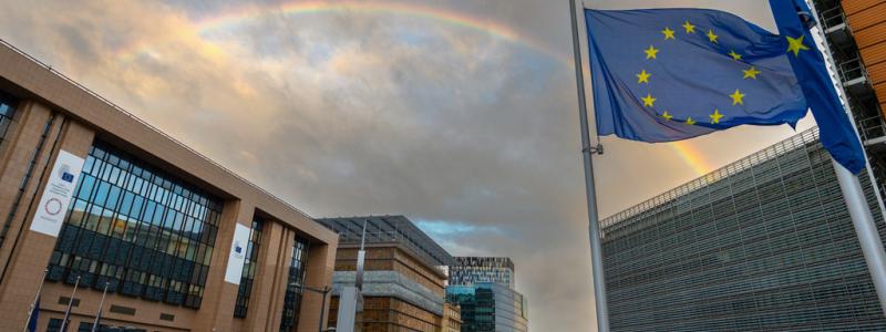 Olivier Matthys/AP/TT: EU-flaggan vajade på halv stång för Storbritanniens drottning Elizabeth när EU-ländernas energiministrar samlades till extrainsatt krismöte i Bryssel.