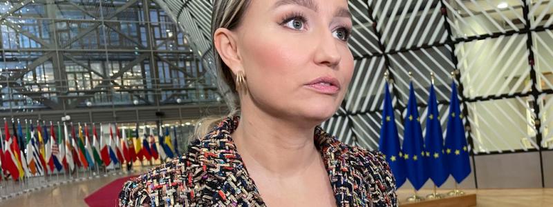 Wiktor Nummelin/TT: Energi- och näringsminister Ebba Busch (KD) på väg in till torsdagens EU-möte i Bryssel.