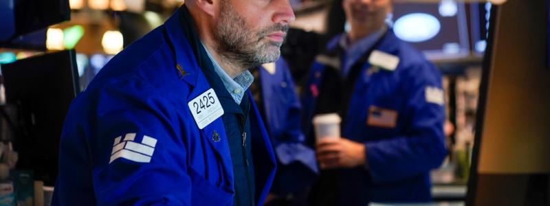Seth Wenig/AP/TT: Investerarna på Wall Street hade ingen rolig fredag. Arkivbild.