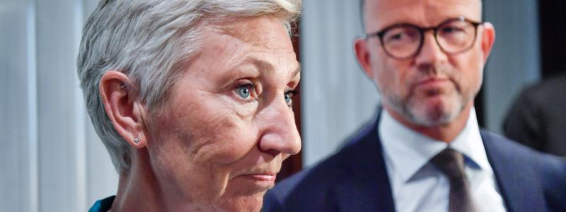 Rodrigo Freitas/NTB/TT: LO:s ordförande Peggy Hessen Følsvik och NHO:s Ole Erik Almlid berättar om överenskommelsen.