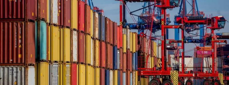 Michael Probst AP/TT.: Containrar i hamnen i Hamburg. Arkivbild.