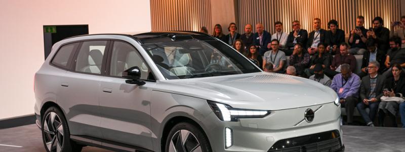 Anders Wiklund/TT: Volvo EX90, Volvo Cars nya helt elektriska suv. Bolaget har annonserat personalnedskärningar. Arkivbild.
