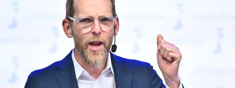 Claudio Bresciani/TT: Kristdemokraternas Jakob Forssmed slår ett slag för skattegynnade företagsgåvor. Arkivbild.