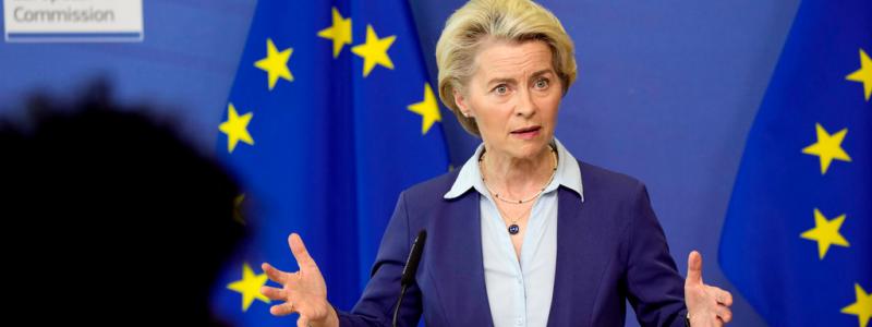 Virginia Mayo/AP/TT: EU-kommissionens ordförande Ursula von der Leyen presenterar sina nya förslag på en presskonferens i Bryssel.