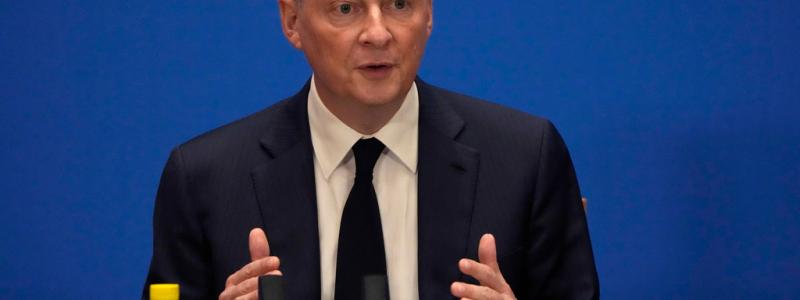 Ng Han Guan AP/TT: Frankrikes finansminister Bruno Le Maire under en presskonferens i Peking i helgen.