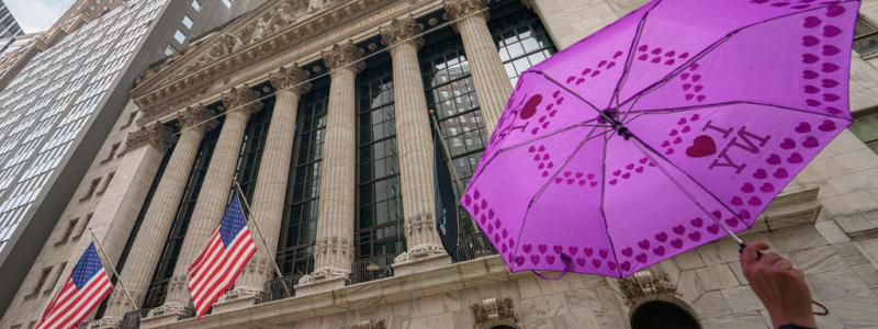 J. David Ake/AP/TT: Röda slutsiffror på Wall Street på torsdagen.