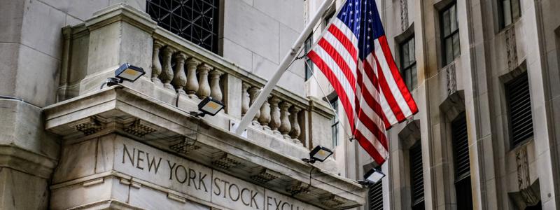 J David Ake/AP/TT: Trots inflationssiffran var stämningen god i det anrika börshuset i New York. Arkivbild.