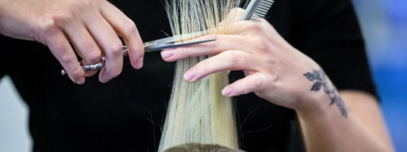 Gorm Kallestad / NTB scanpix / TT /: Konkurserna inom hår- och skönhetsvård har ökat 46 procent under 2023 jämfört med 2022.
