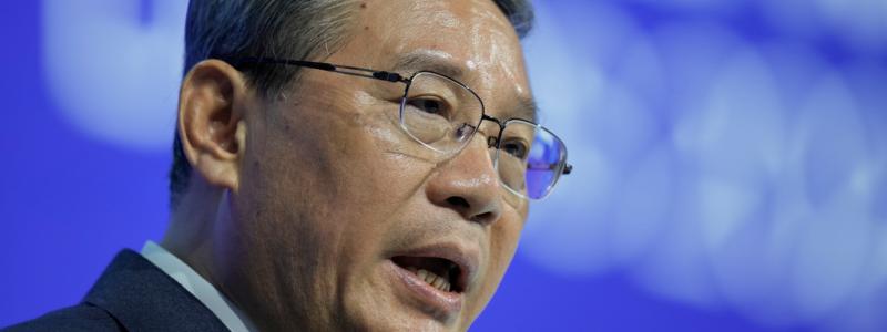 Markus Schreiber/AP/TT: Kinas premiärminister Li Qiang och hans regering väntas satsa på åtgärder som får fart på inhemsk efterfrågan i år, för att få bukt på inflation och krisen i bostadssektorn i landet.