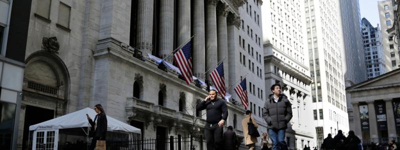 Peter Morgan/AP-TT: Surt på Wall Street, trots positiv detaljhandelsstatistik. Arkivbild.