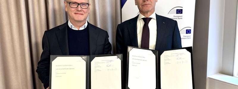 Undertecknande av avtalet med EIB. Foto: SKF