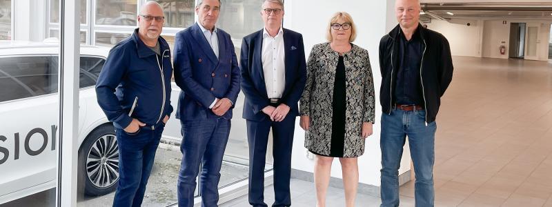 Fr. v. Mats Hansson Projektchef Inission Syd AB, Per-Johan Swartling, ordförande Raklinjen fastighetsbolag, Dick Philipson, Fastighetsägare Raklinjen, Lena Philipson Fastighetsägare Raklinjen, Carl Liden VD Inission Syd AB. Foto: Inission