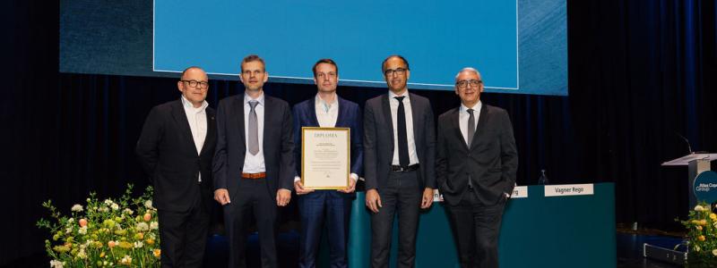 Pristagaran till Giulio Mazzalupi Operational Excellence Award. Foto: Atlas Copco