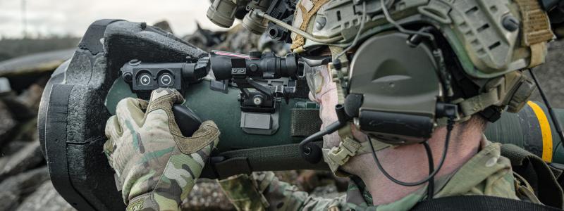 NLAW är ett pansarvärnssystem som avfyras från axeln. Foto: Saab