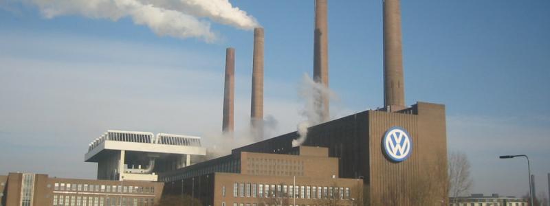 Volkswagen-fabrik i Wolfsburg, Tyskland. Foto: AndreasPraefcke/Wikimedia Commons 
