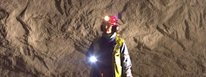Annika Nyström, Nordkalks geolog är under jorden. Foto: Nordkalt
