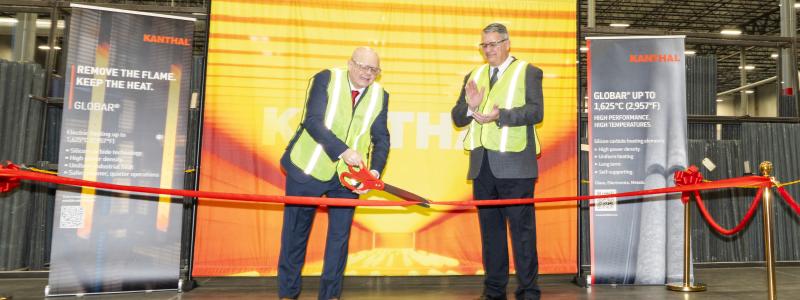 Simon Lile, President Business Unit Heating Systems och Bruce Dionne, Production Unit Manager, Concord. Foto: Alleima