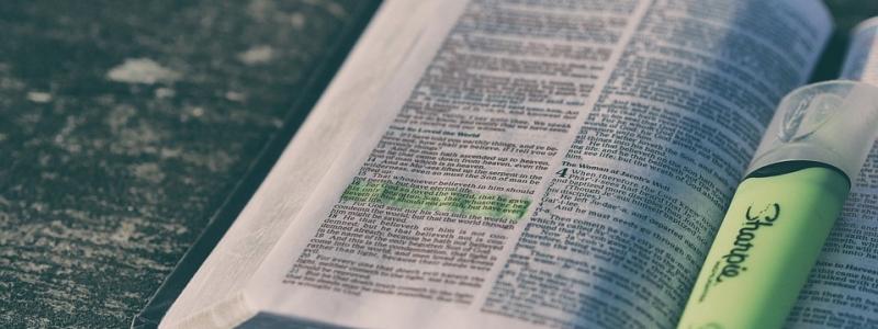 I början var Bibel och datastick. Nu vill teknikföretagen en fri tillgång till data som är avgörande för fortsatt innovation: Creative Commos lic. Kredit: Pexels.