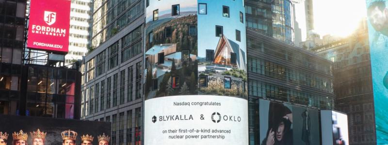 Blykalla och Oklo firar på Times Square i New York. Bild: Blykalla.