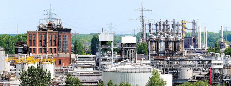 Kemisk produktionsanläggning av företaget Ruetgers Chemicals GmbH i Castrop-Rauxel, Tyskland. Foto: Wikipedia, kredit: Arnoldius