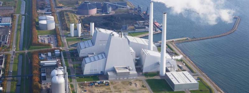 Det danska energibolaget Ørsted tilldelades nyligen ett 20-årigt kontrakt från danska Energistyrelsen för sitt projekt ”Ørsted Kalundborg Hub” för koldioxidinfångning och lagring (CCS). Därmed skulle Danmarks stora CCS-upphandling fånga in miljontals ton koldioxid, men lockade betydligt färre projekt än planerat. Foto: Ørsted