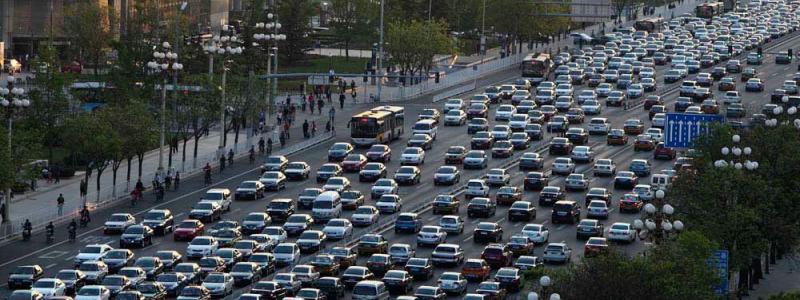 Chang'an Avenue i kinesiska staden Beijing klockan 18:42 på kvällen. Foto: Wikipedia Common Lic, Kredit: Australian Cowboy