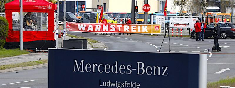Strejk vid Mercedes Benz - fabrik i tyska Ludwigsfelde. Foto: IG Metall, kredit: C.v.Polentz